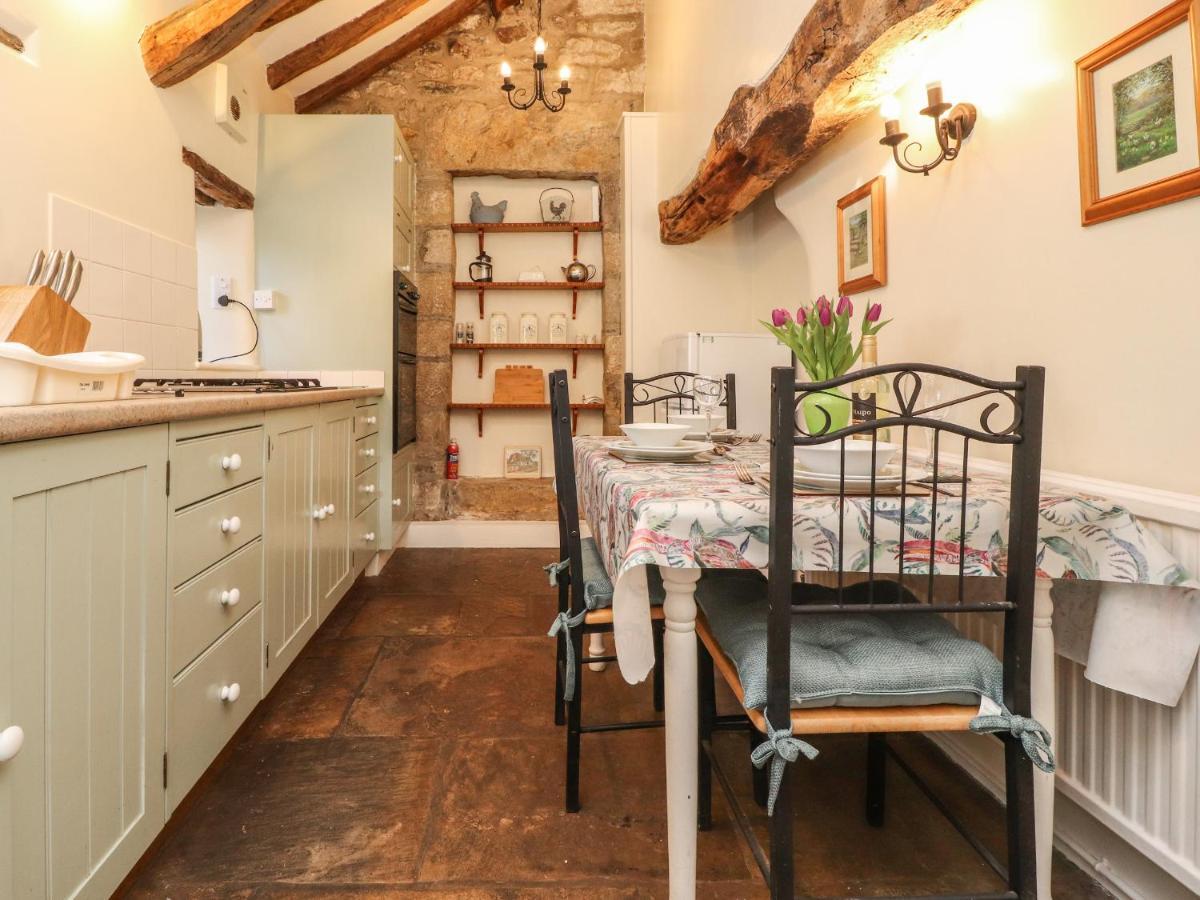 Beehive Cottage Bentham Екстериор снимка